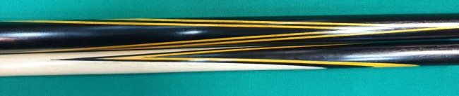 черный граб с  жёлтым